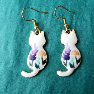 2/10$ NWOT cat back with flowers earrings